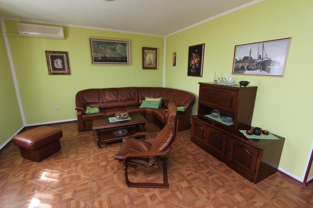 Apartment Ari Rovinj Extérieur photo